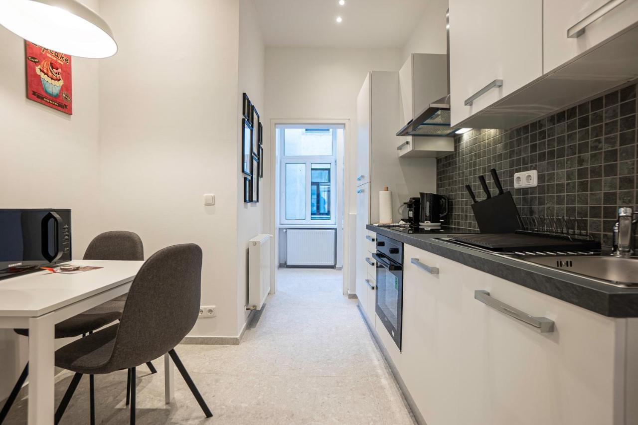 Experience Fresh Comfort In Our Brand-New Apartment In Vienna'S 17Th District Esterno foto