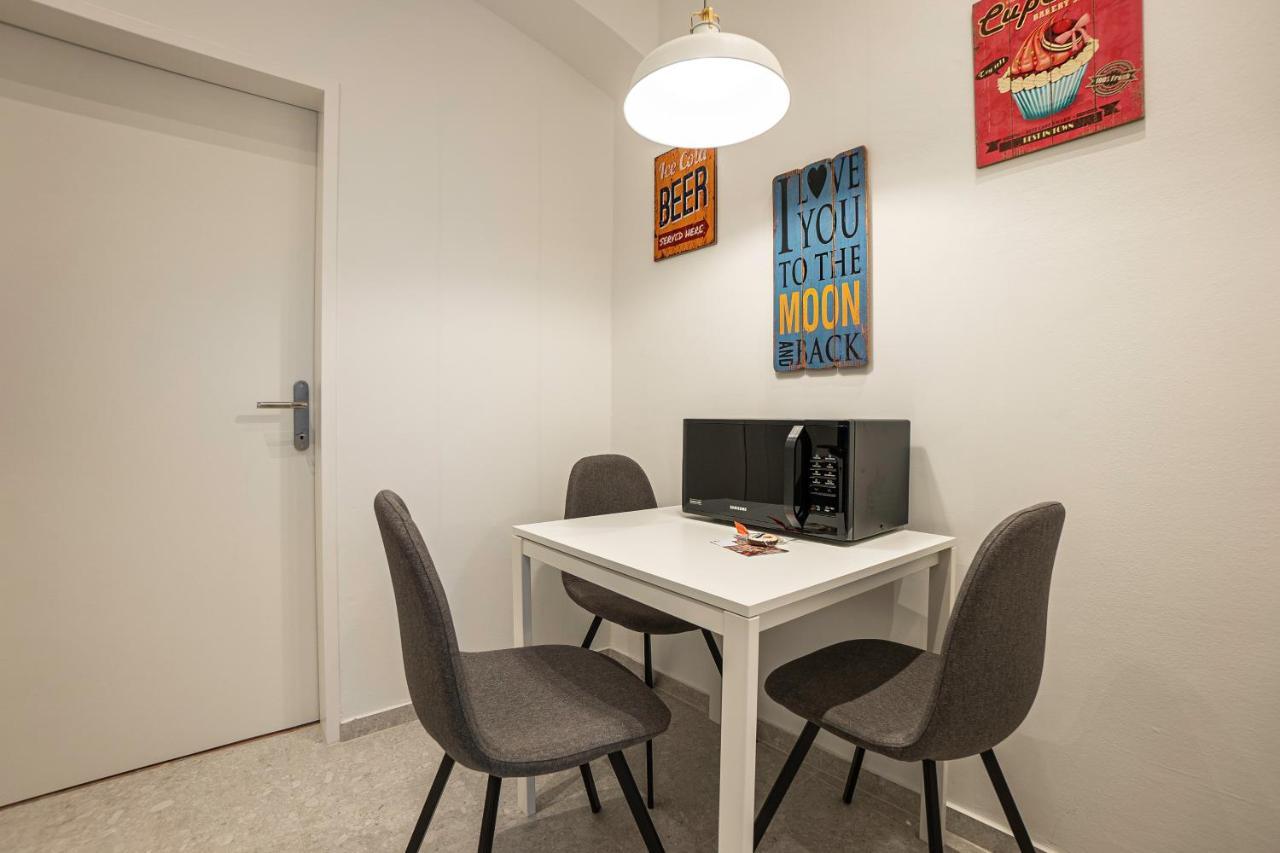 Experience Fresh Comfort In Our Brand-New Apartment In Vienna'S 17Th District Esterno foto